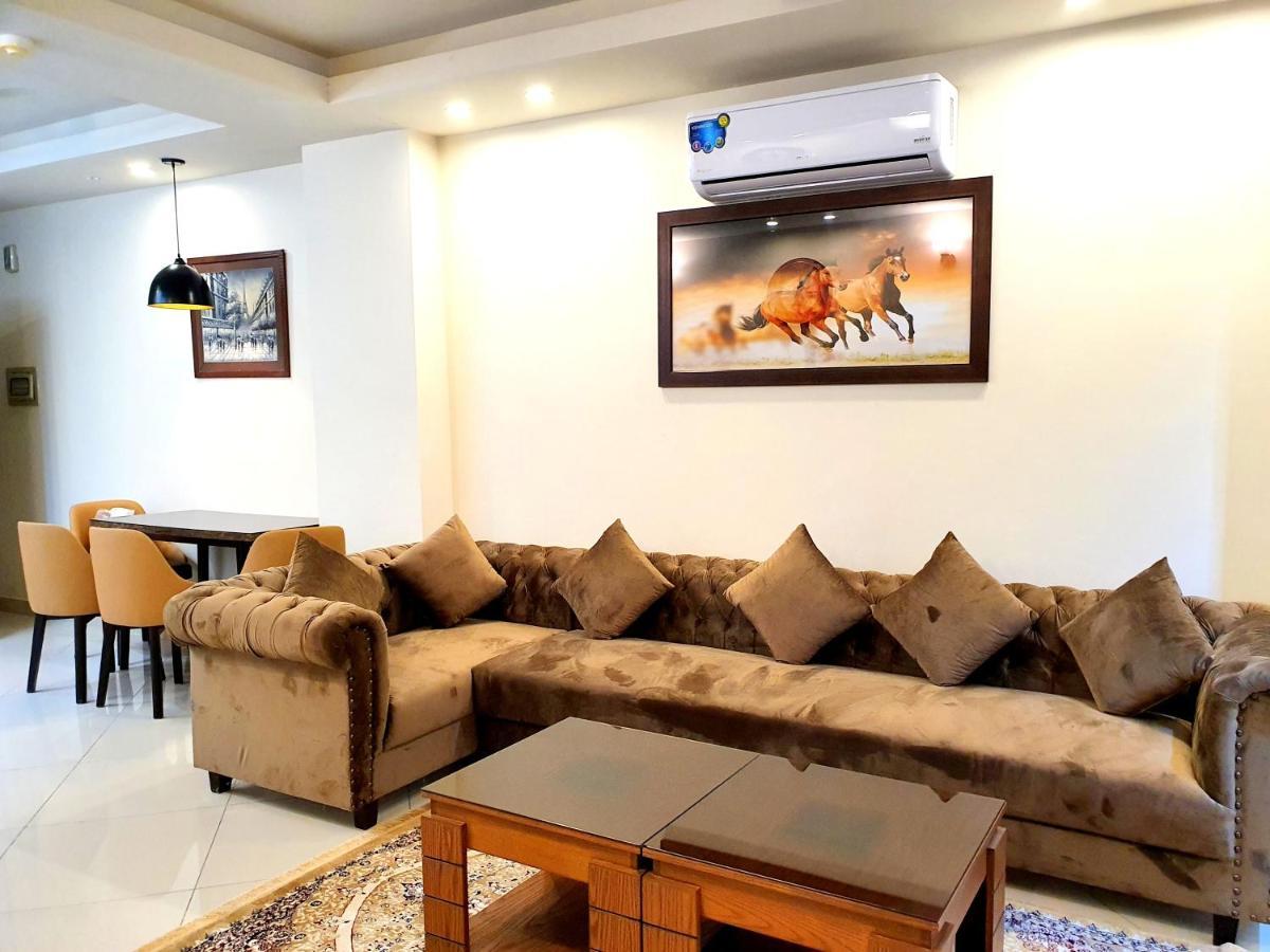 Luxurious Landing Apartments & Suites Bahria Town راوالبيندي المظهر الخارجي الصورة