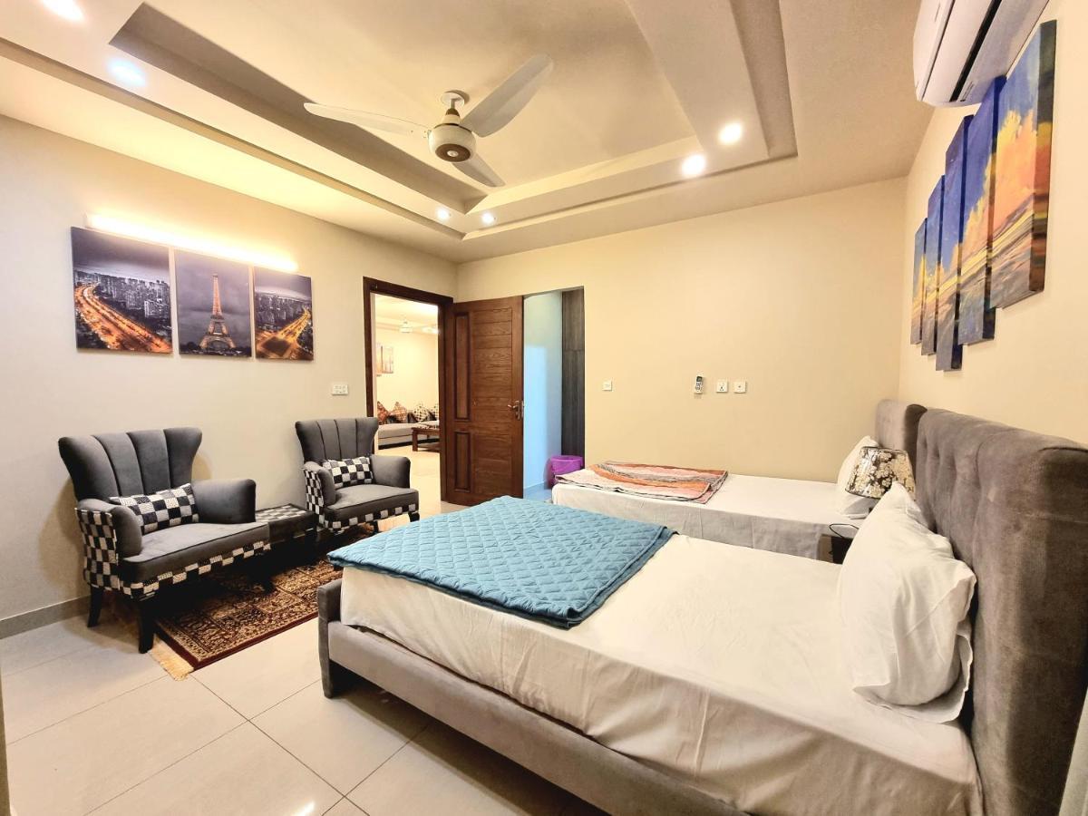 Luxurious Landing Apartments & Suites Bahria Town راوالبيندي المظهر الخارجي الصورة